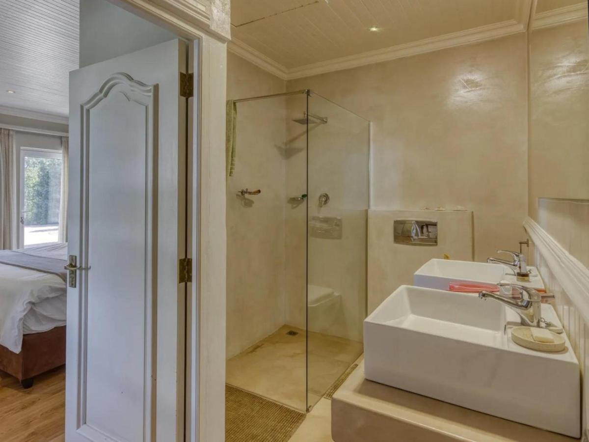 غرب سومرست Explorer Guesthouse الغرفة الصورة